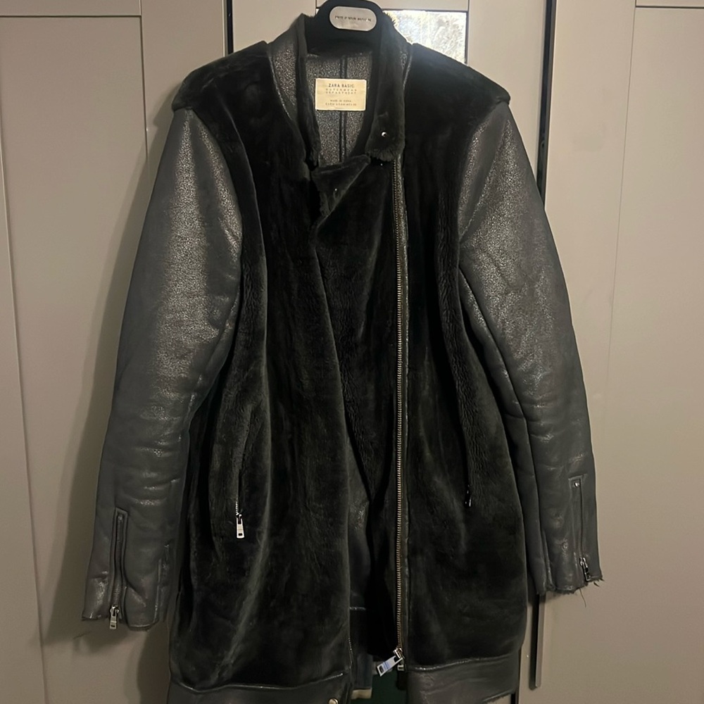 ZARA Black moto jacket lightly worn size medium